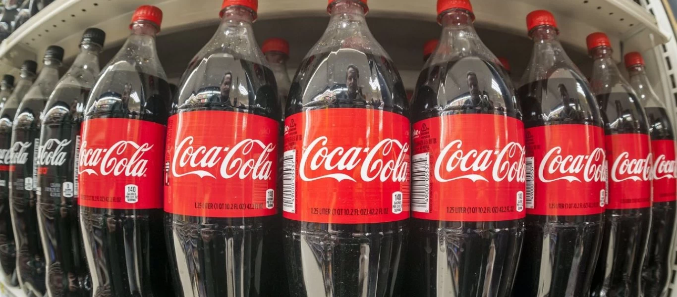 «Παύση» στις διαφημίσεις της Coca Cola μέσω social media